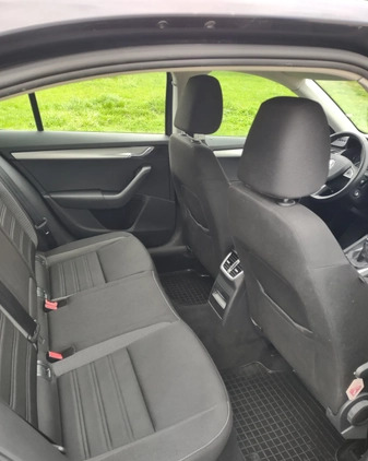 Skoda Octavia cena 48700 przebieg: 167342, rok produkcji 2018 z Olsztyn małe 277